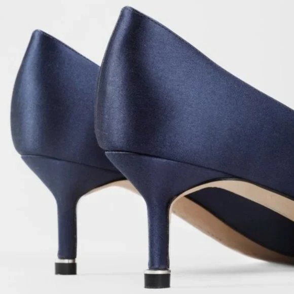 Manolo Blahnik Hangisi Blue Satin Jewel Pumps - Picture 9 of 11